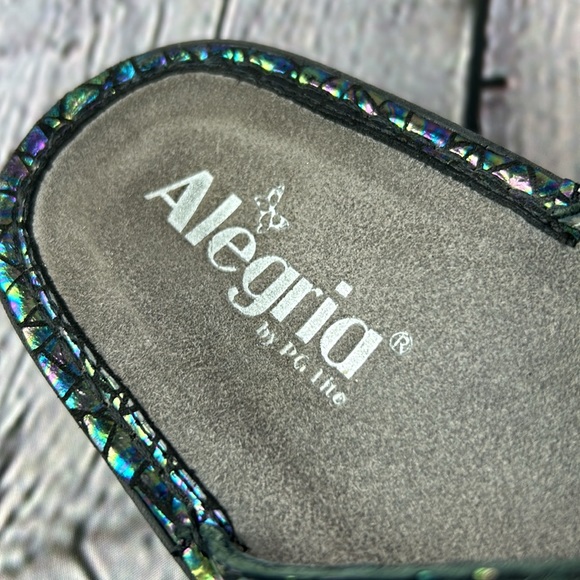 ALEGRIA 🦋 CARINA TECTONIC Multicolor Thong Pewter Pyramid Embellishment Sandals - Picture 10 of 17